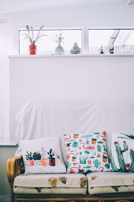 Tips for Creating a Cosy and Inviting Living Room on a Budget