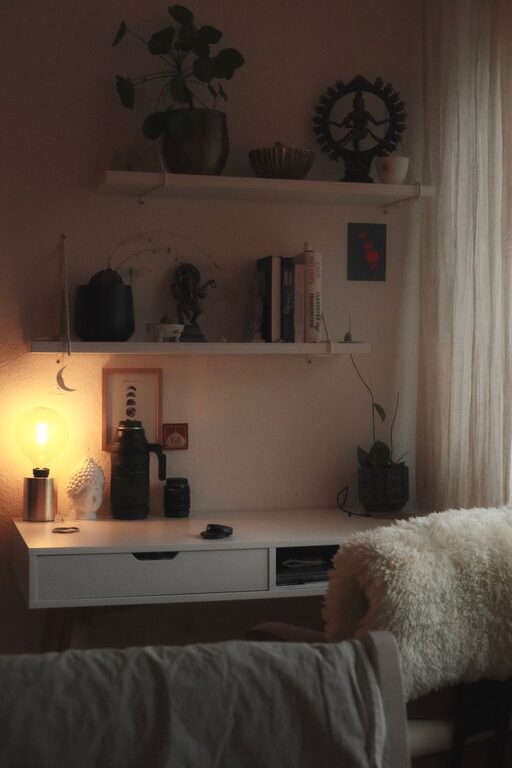 Simple Tips for Creating a Relaxing Home Environment Through Organisation and Decor